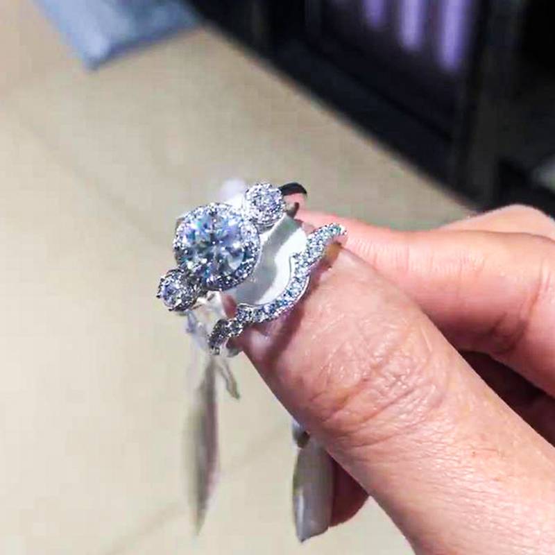 豪镶三石圆包女戒S925银镀白金主副套戒叠戴定制主石莫桑钻1.0ct/副石高碳钻